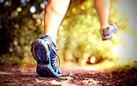 Running Every Day: 18 Benefits + Potential Risks Of A .